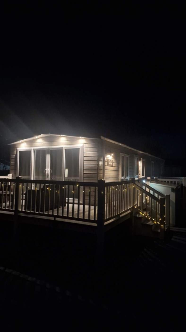 Ellis Retreats At Tattershall Lakes Lincoln Exterior photo